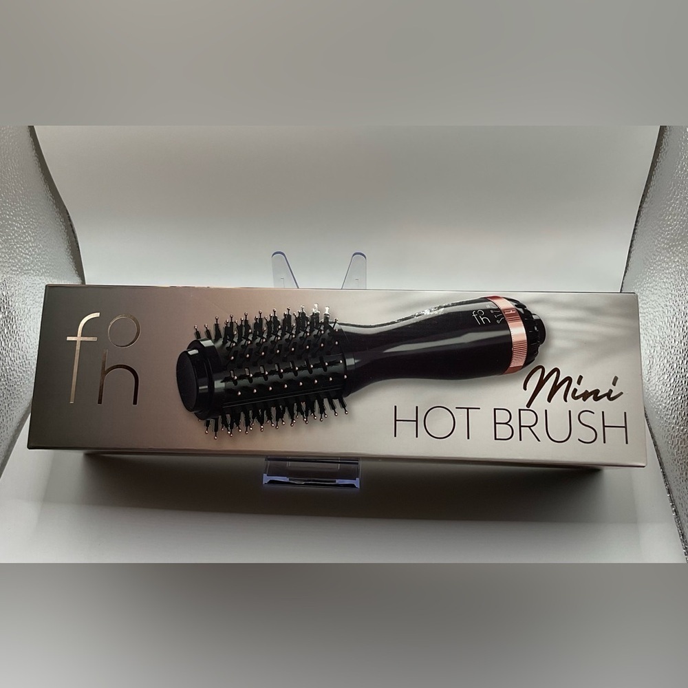 Fahrenheit Mini Volumizing Blowout Brush by Cortex Beauty - Picture 8 of 9